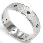 Laden Sie das Bild in den Galerie-Viewer, 14k White Gold Madaline Blue Diamond Wedding Ring